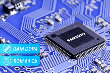 Швидкодію штатного головного пристрою T200-810SR гарантовано пам'яттю DDR4 від Samsung (4 гб оперативної, і 64 вбудованої)